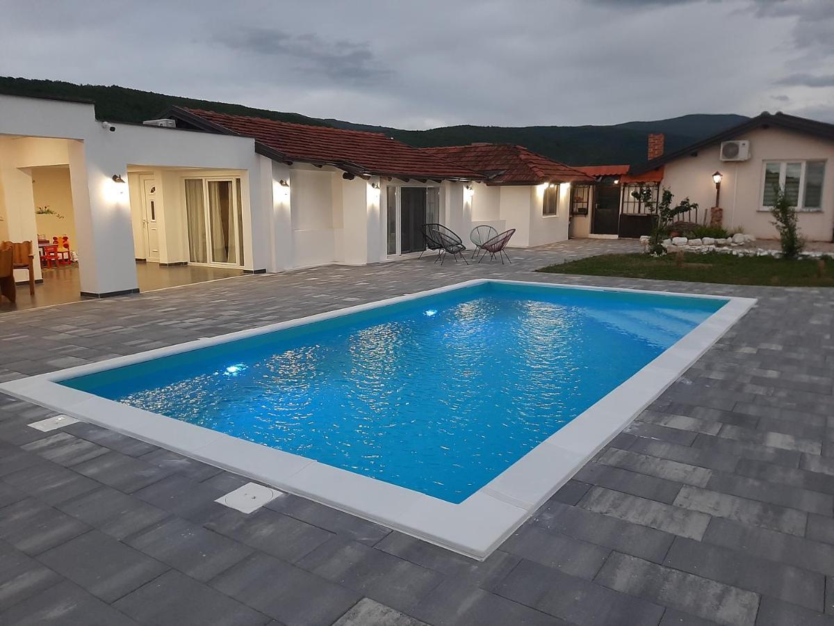 Villa Family Estate Hadzalova Avlija Bihać Exterior foto