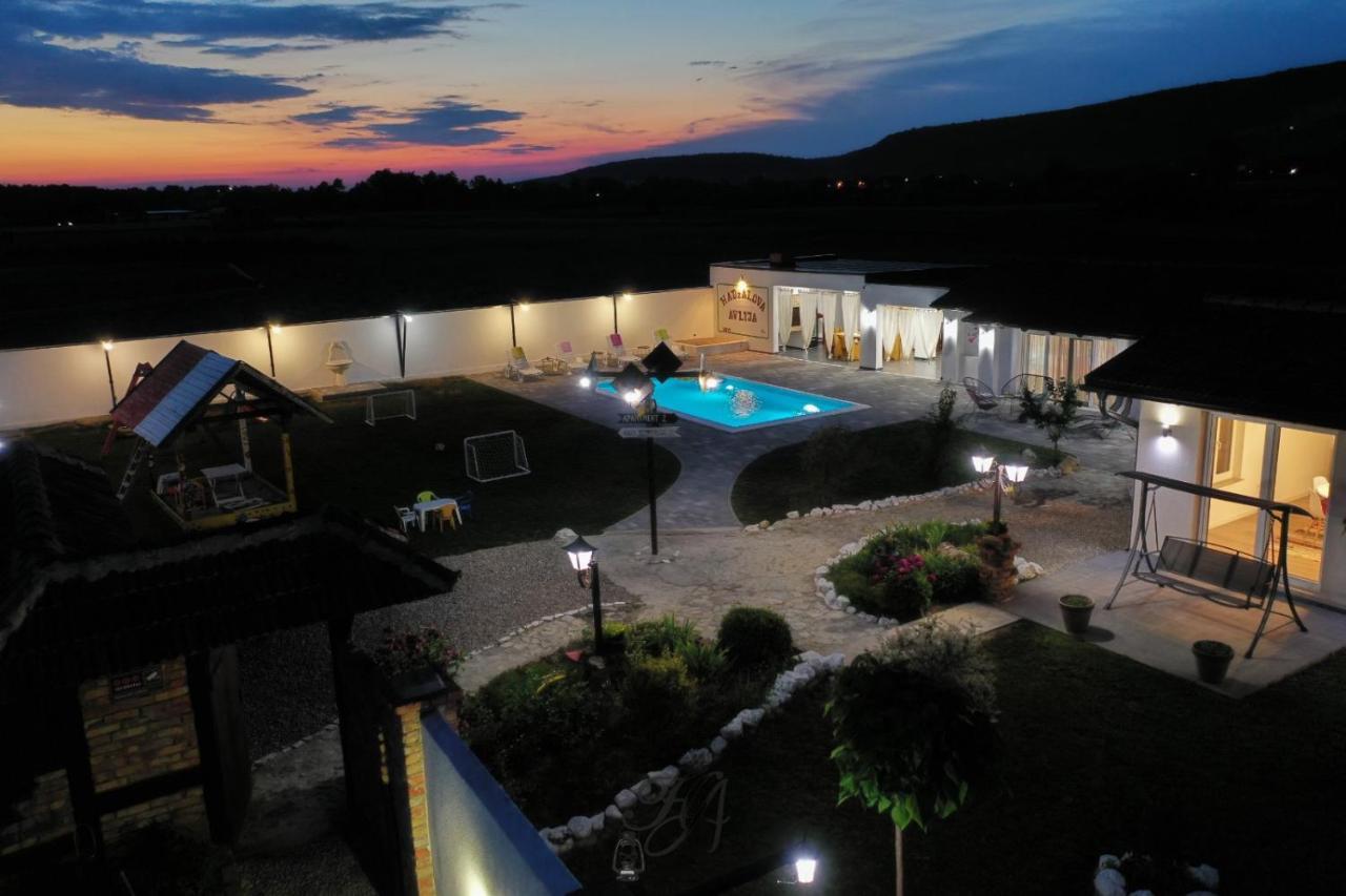 Villa Family Estate Hadzalova Avlija Bihać Exterior foto
