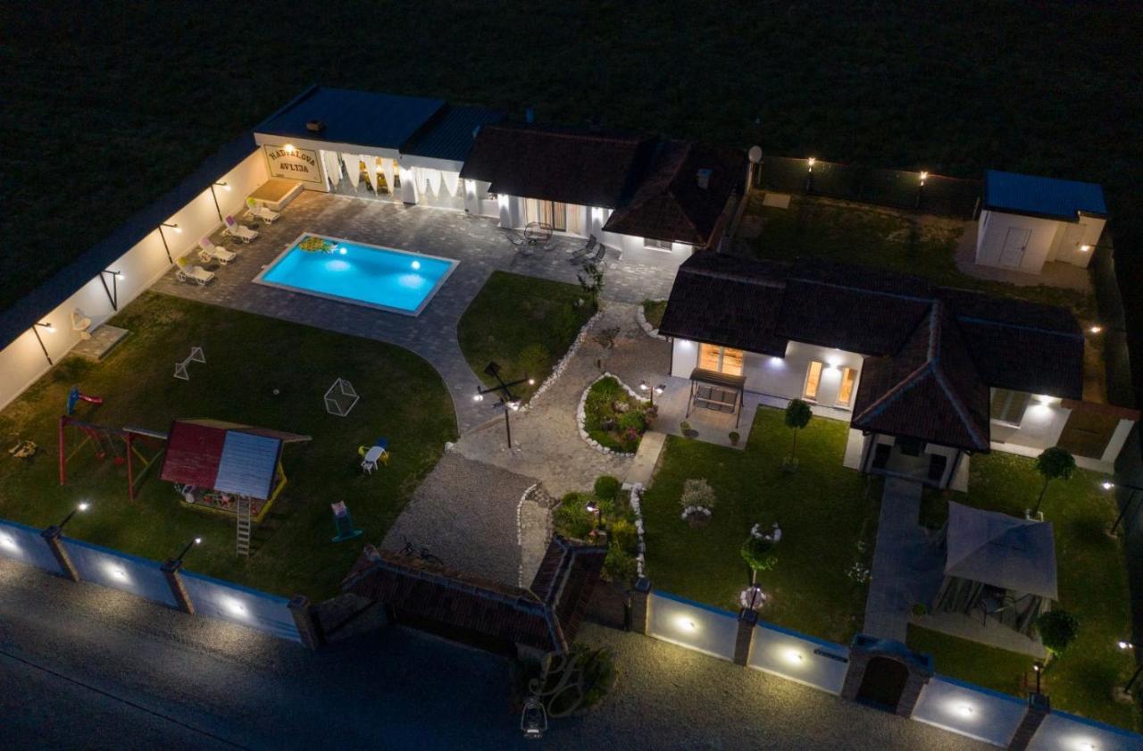 Villa Family Estate Hadzalova Avlija Bihać Exterior foto