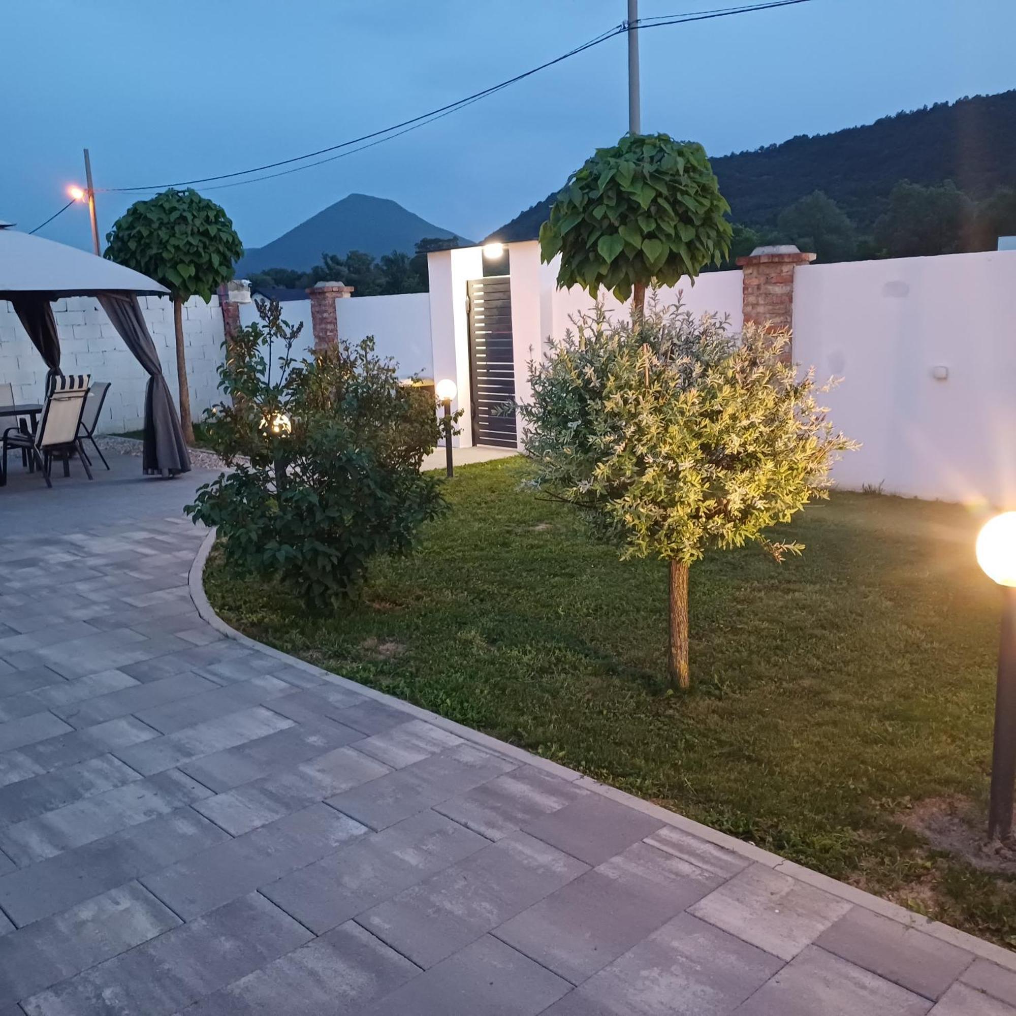 Villa Family Estate Hadzalova Avlija Bihać Exterior foto